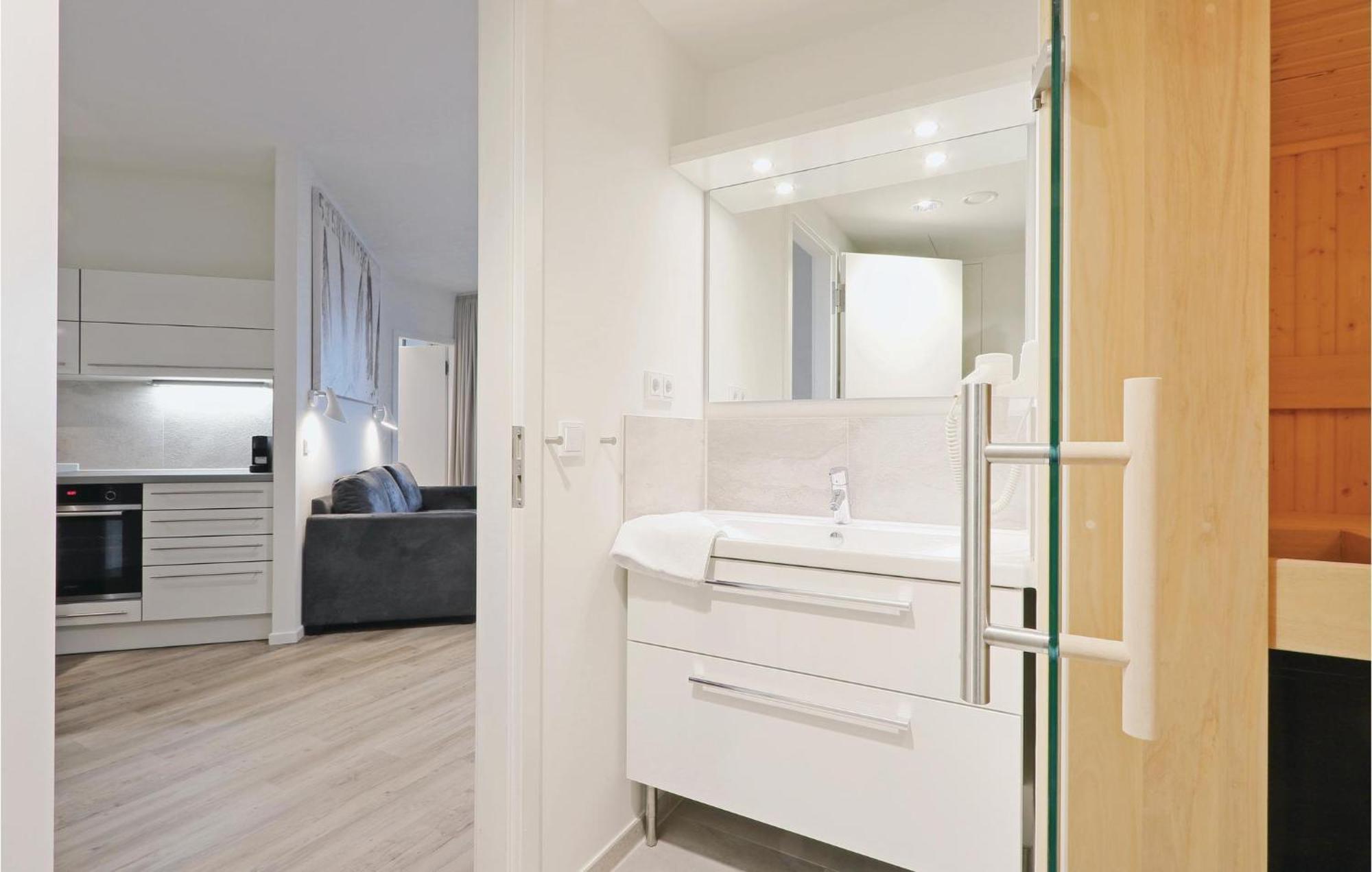 Stunning Apartment In Luebeck Travemuende With Wifi Kültér fotó